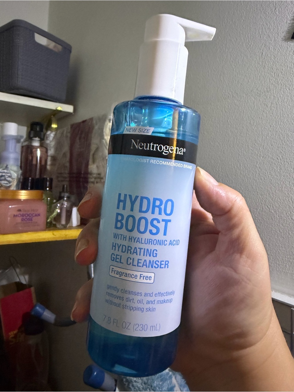 Neutrogena Hydro Boost Hydrating Gel Cleanser - Blue & White Bottle
